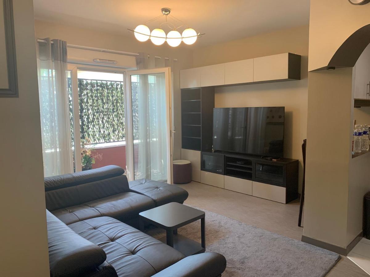 Luxurious Flat In Bondy, Apartment Bagian luar foto